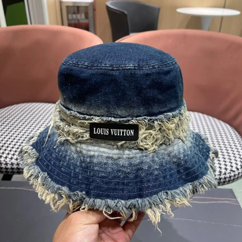 Tailored Louis Vuitton Caps 257868