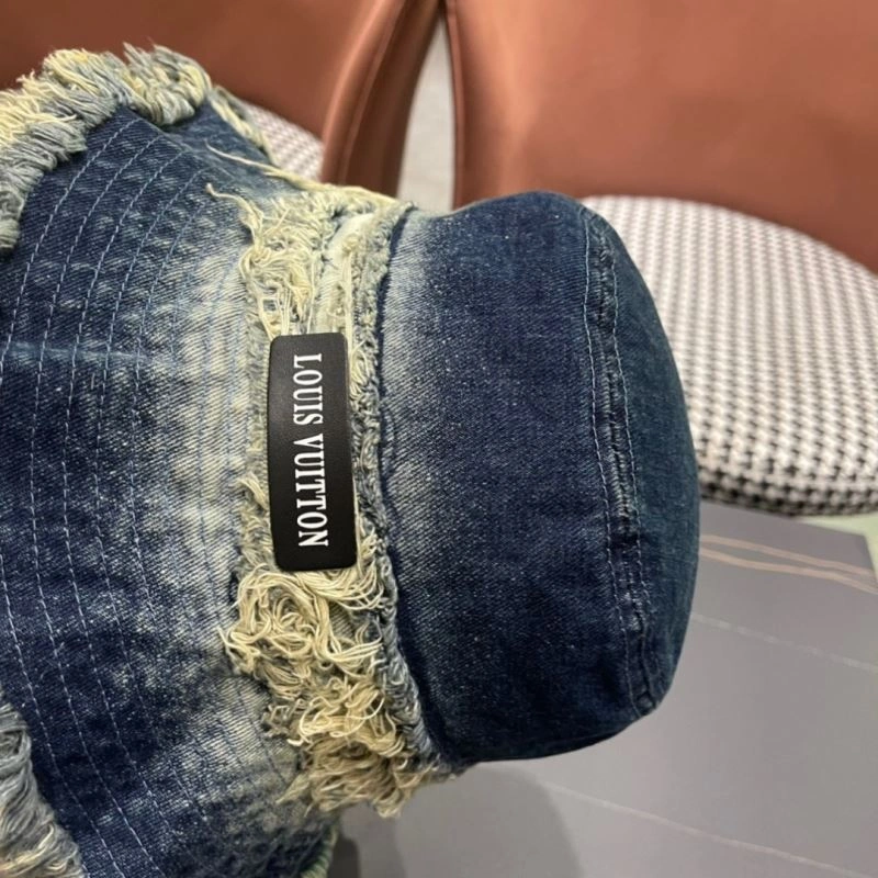 Tailored Louis Vuitton Caps 257868