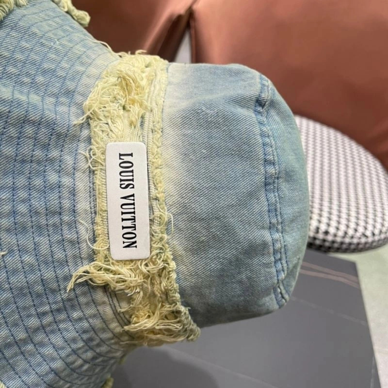 Functional Louis Vuitton Caps 257859