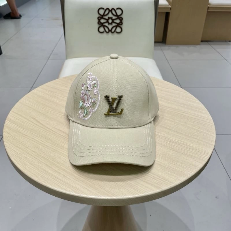 Sporty Louis Vuitton Caps 257825