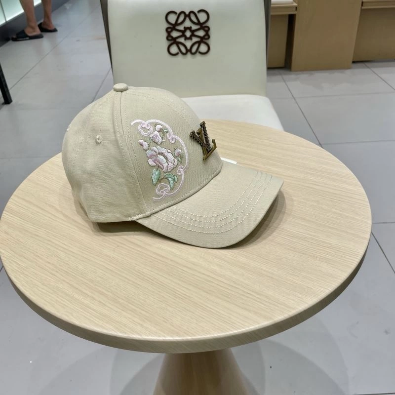 Sporty Louis Vuitton Caps 257825