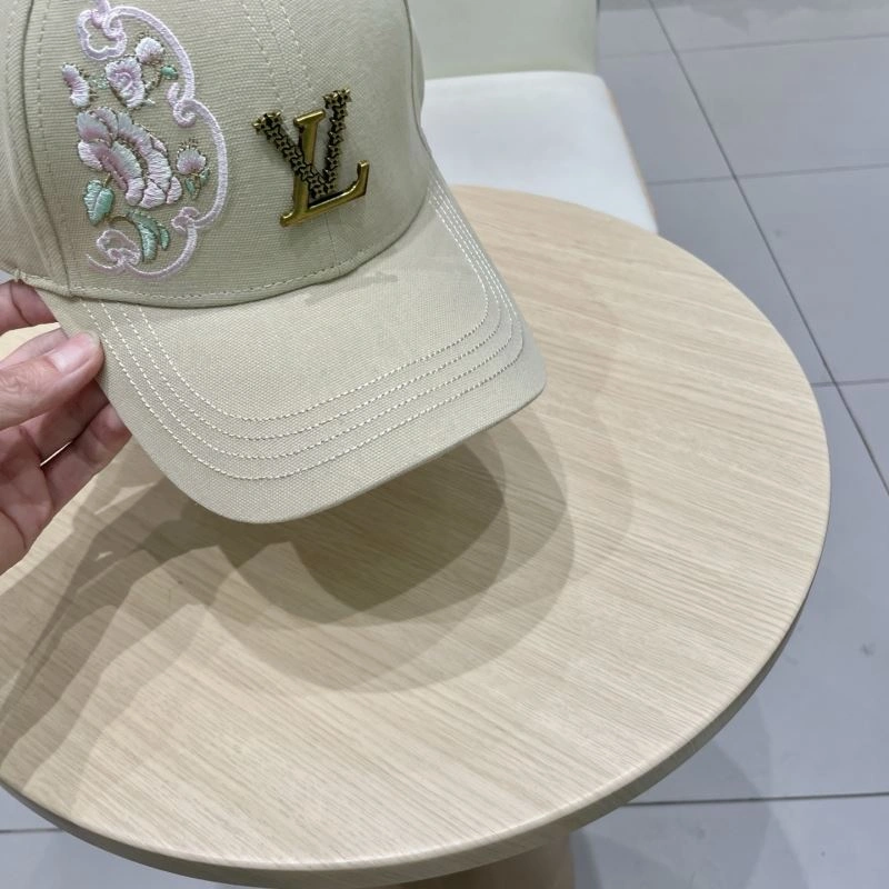 Sporty Louis Vuitton Caps 257825
