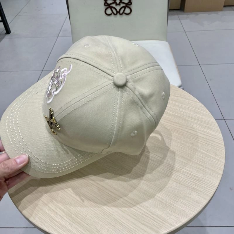 Sporty Louis Vuitton Caps 257825