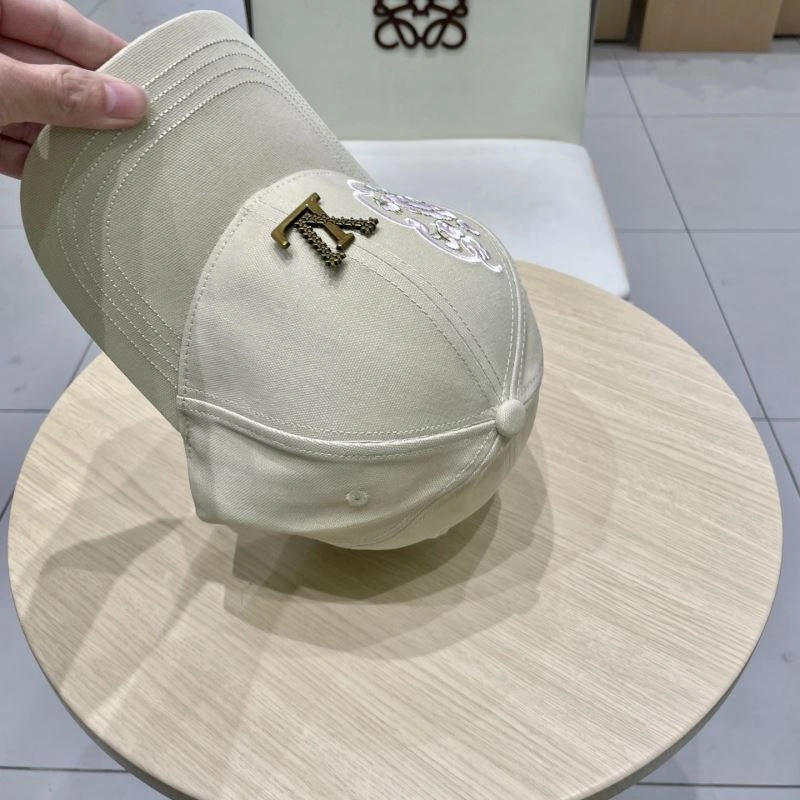 Sporty Louis Vuitton Caps 257825