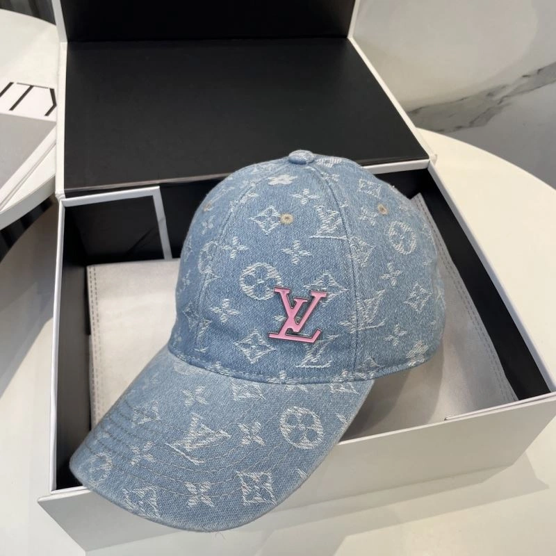 Compact Louis Vuitton Caps 257833