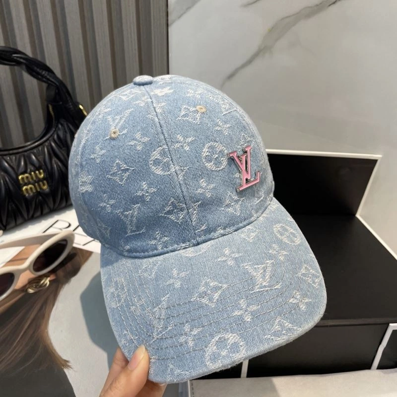 Compact Louis Vuitton Caps 257833