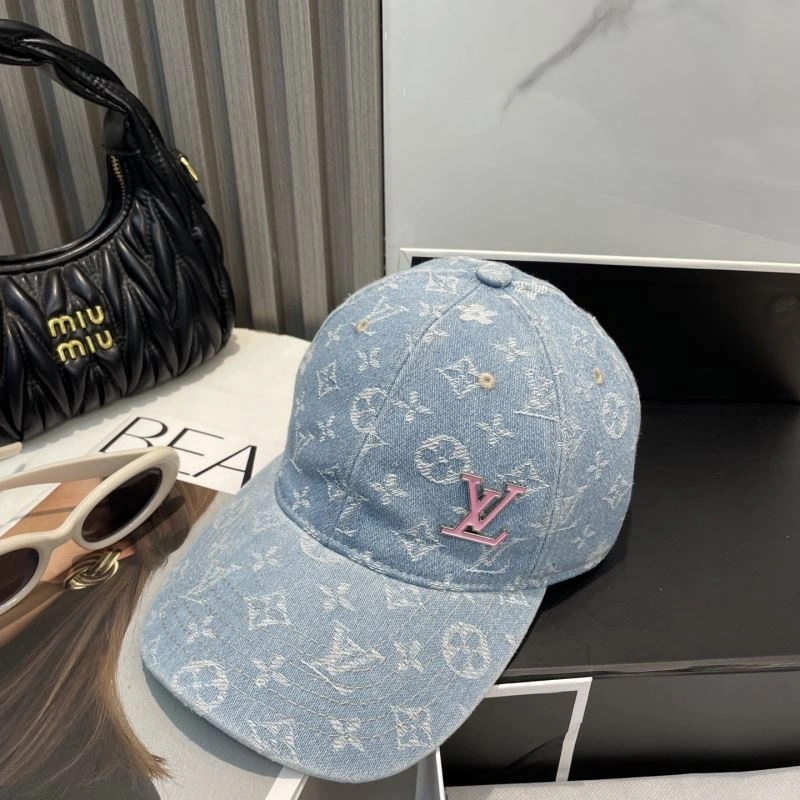 Compact Louis Vuitton Caps 257833