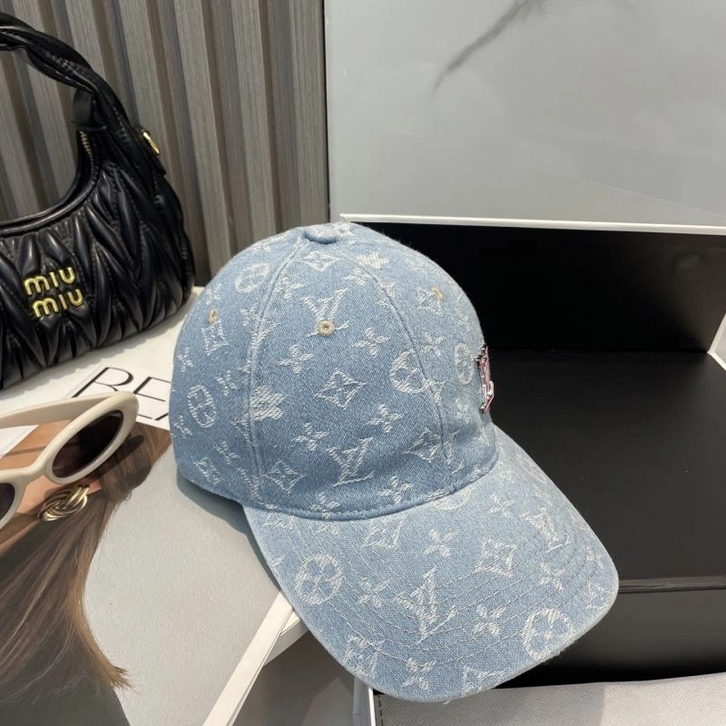 Compact Louis Vuitton Caps 257833