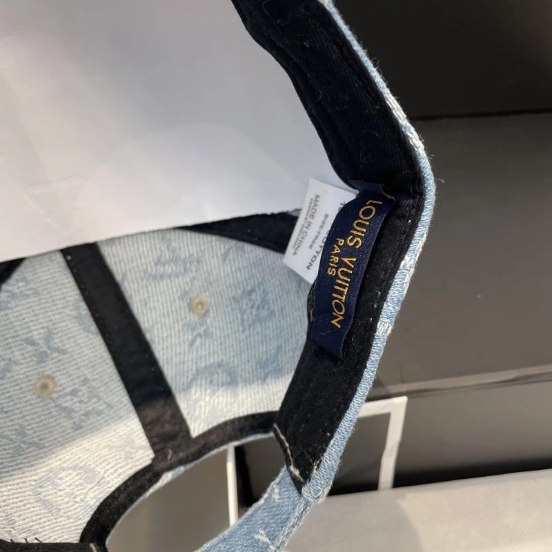 Louis Vuitton Caps Functional 257835