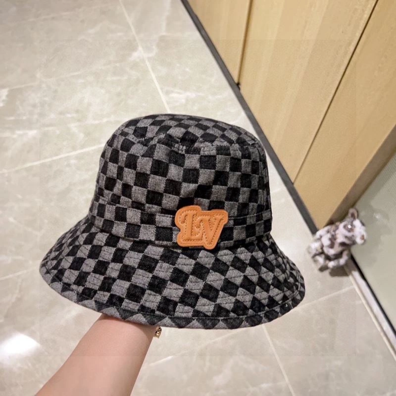 Louis Vuitton Caps Bright 257829