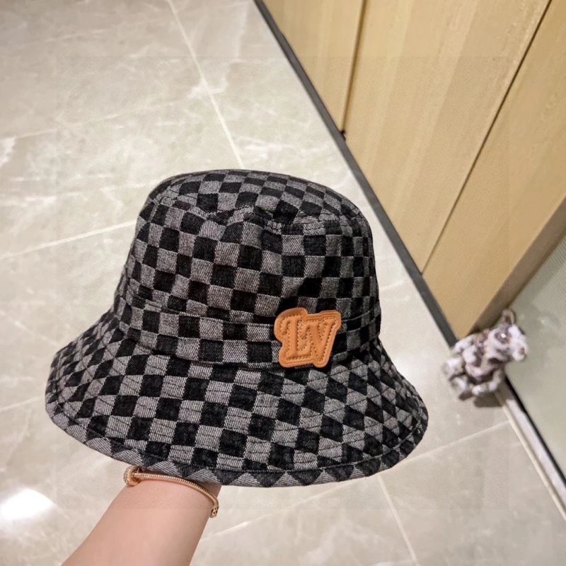 Louis Vuitton Caps Bright 257829