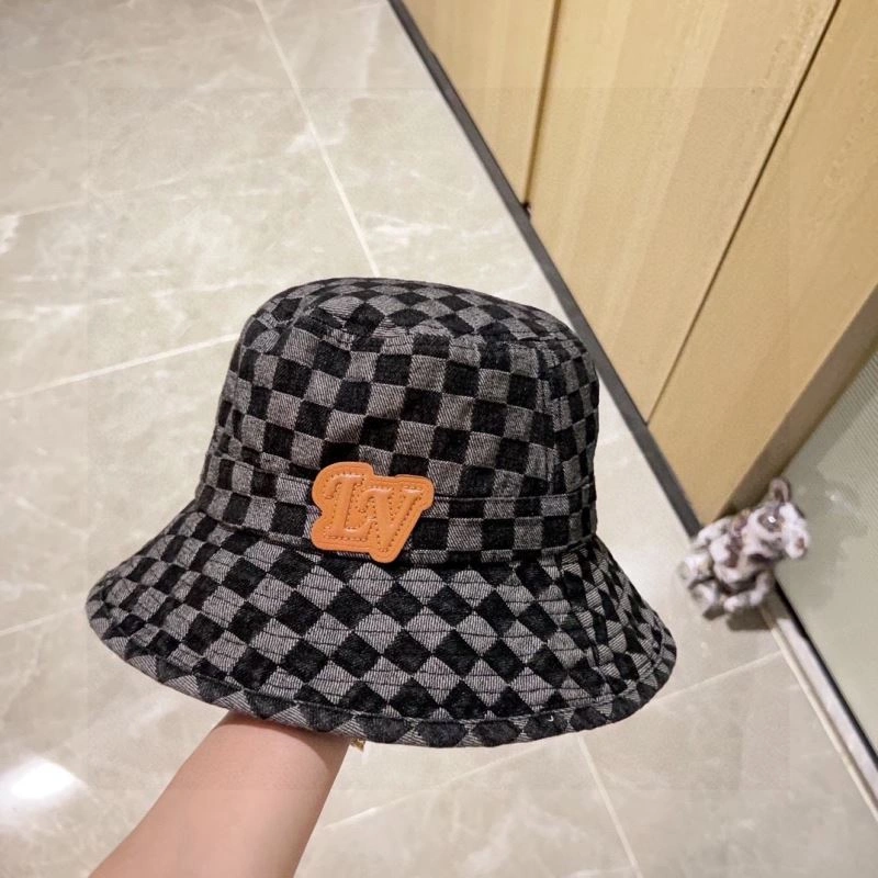 Louis Vuitton Caps Bright 257829