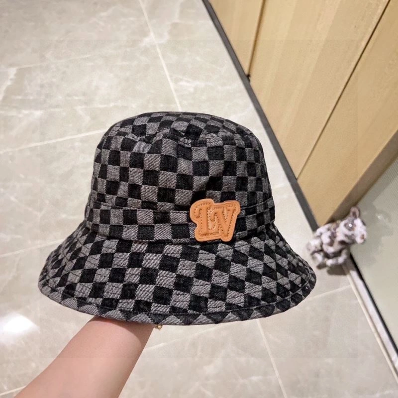 Louis Vuitton Caps Bright 257829