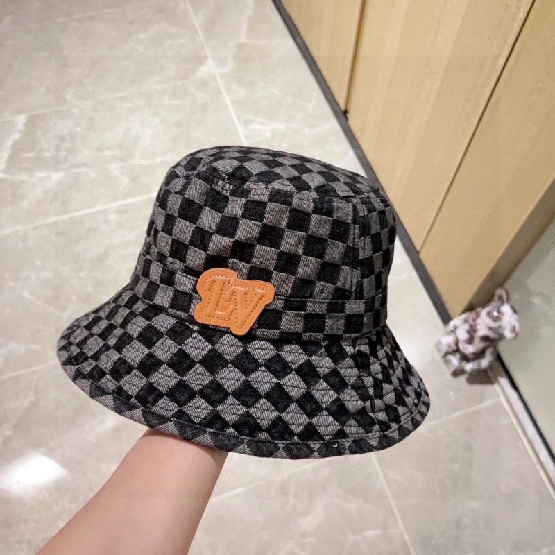 Louis Vuitton Caps Bright 257829