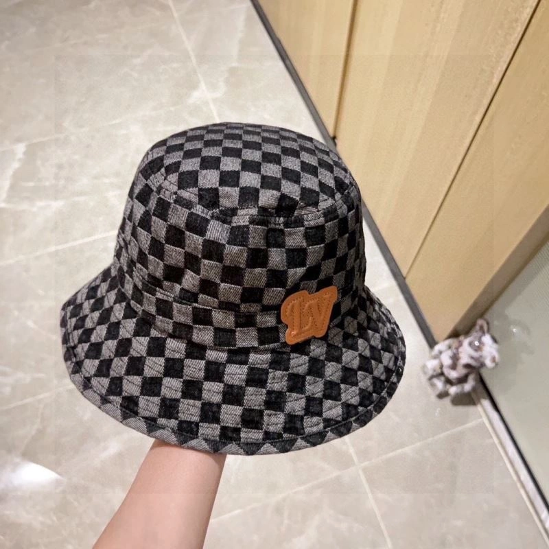 Louis Vuitton Caps Bright 257829