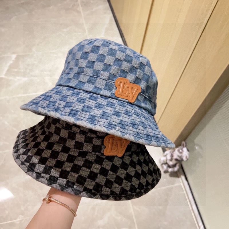 Louis Vuitton Caps Bright 257829