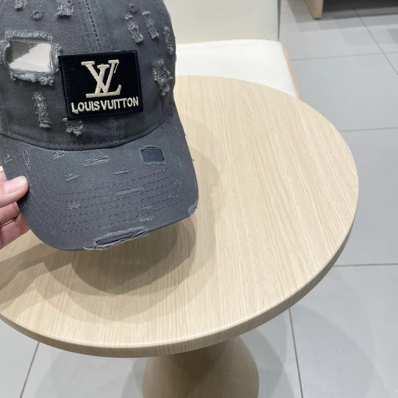 Lightweight Louis Vuitton Caps 257818