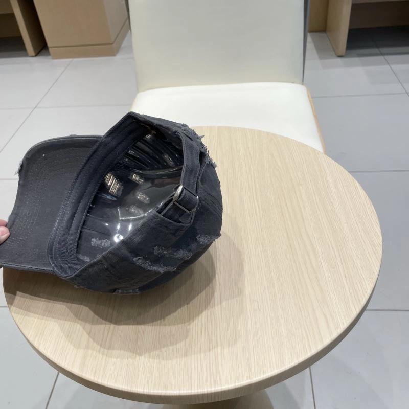 Lightweight Louis Vuitton Caps 257818