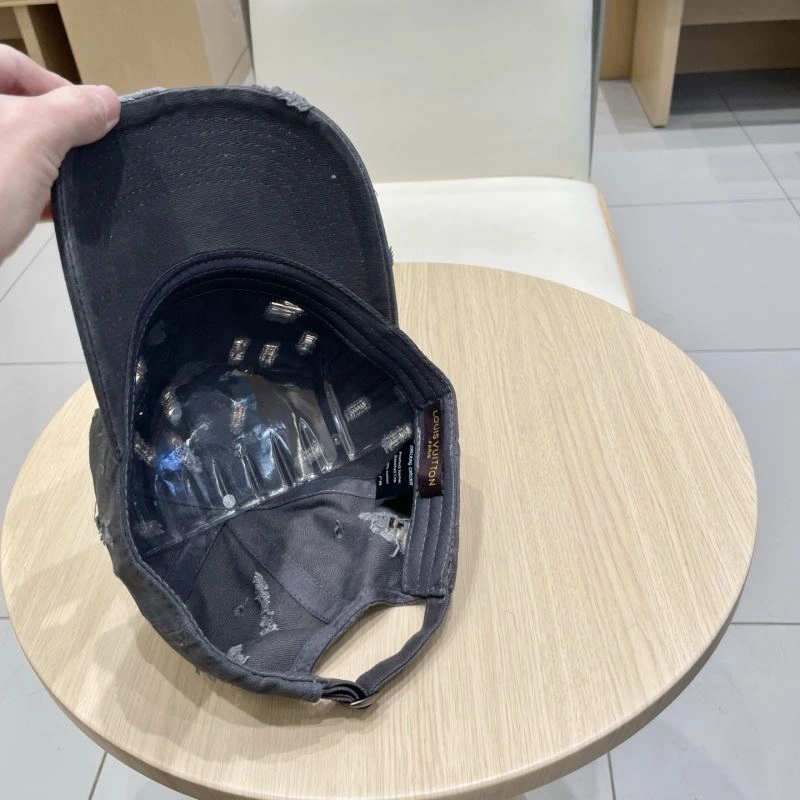 Lightweight Louis Vuitton Caps 257818