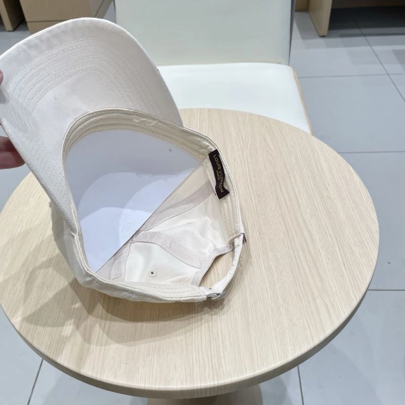 Louis Vuitton Caps Resilient 257811
