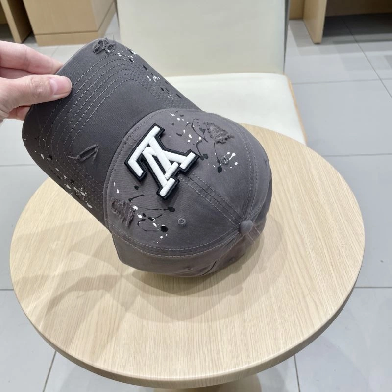 Louis Vuitton Caps Trendsetting 257810