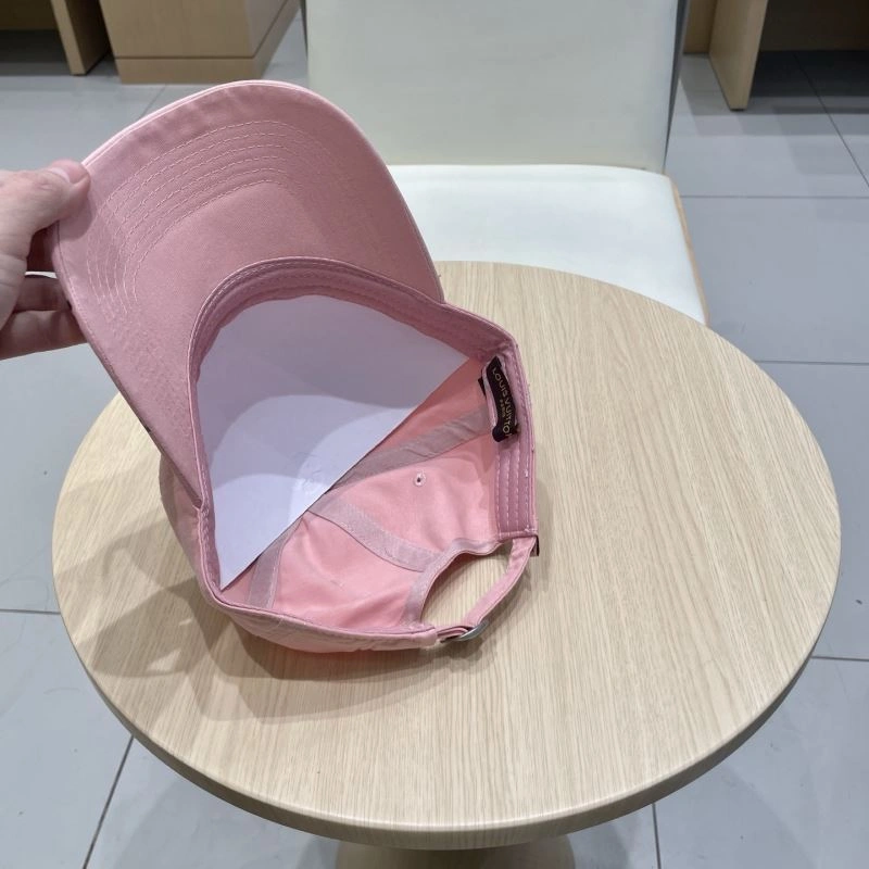 Sporty Louis Vuitton Caps 257806