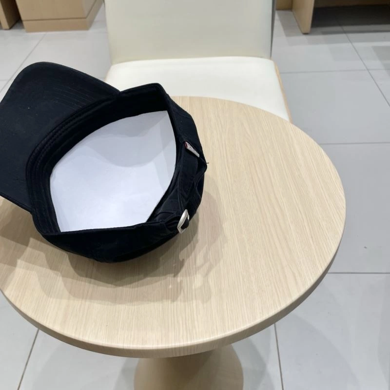 Louis Vuitton Caps UrbanChic 257804
