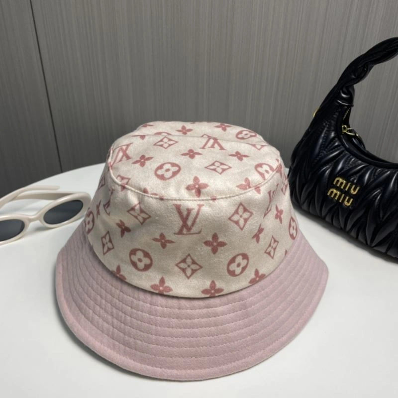 Louis Vuitton Caps Practical 257802