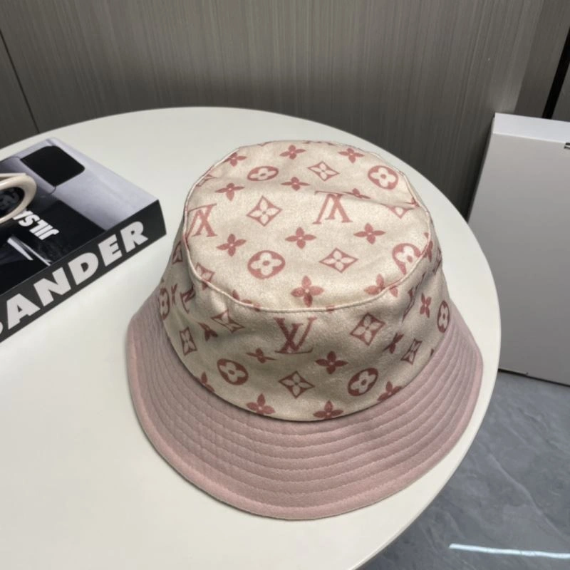 Louis Vuitton Caps Practical 257802