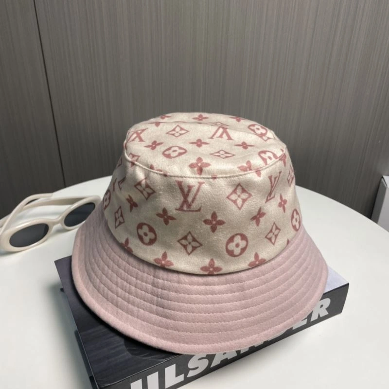 Louis Vuitton Caps Practical 257802