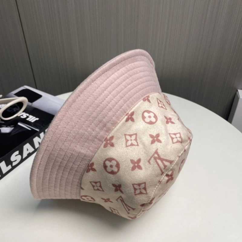 Louis Vuitton Caps Practical 257802