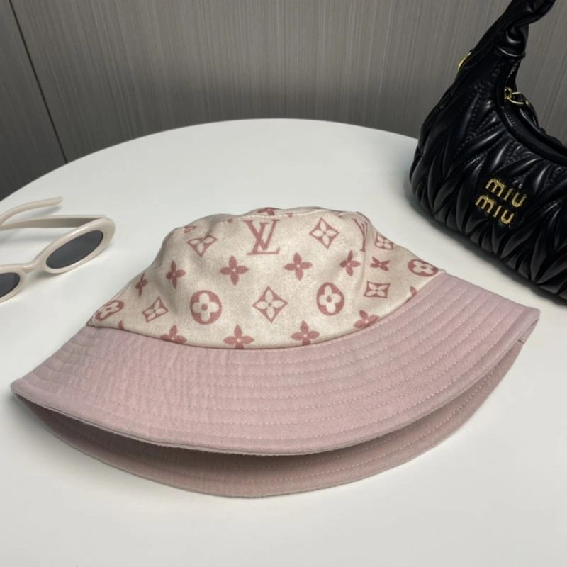 Louis Vuitton Caps Practical 257802