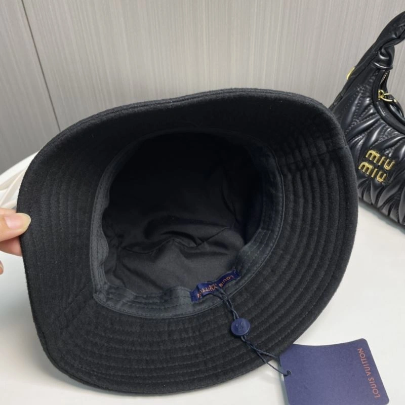 Louis Vuitton Caps Modern 257789