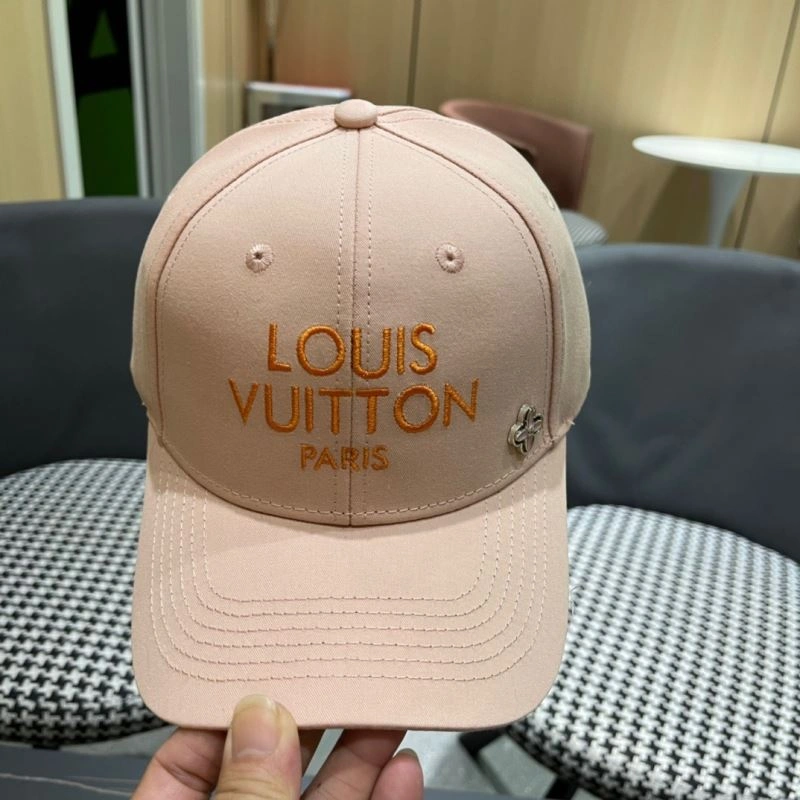 Louis Vuitton Caps Supportive 261902