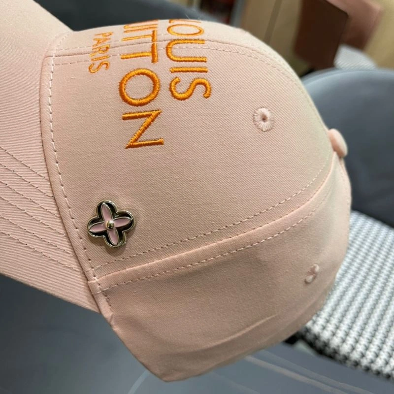 Louis Vuitton Caps Supportive 261902
