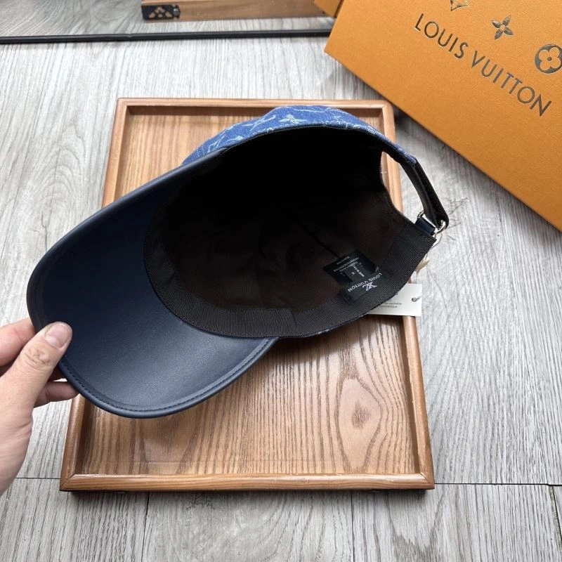 Lightweight Louis Vuitton Caps 261871