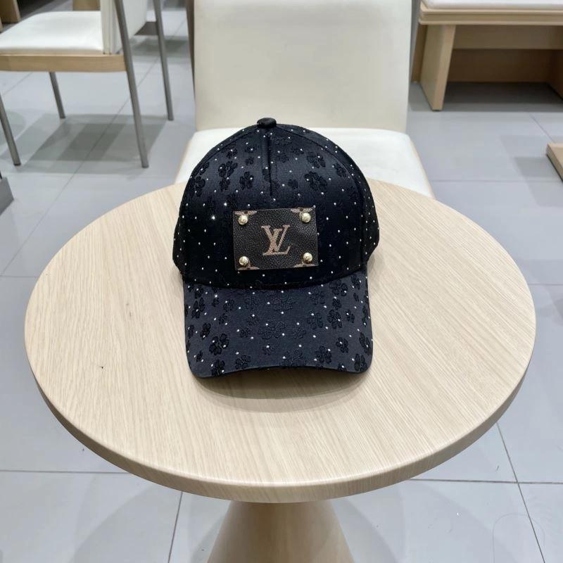 Snug Louis Vuitton Caps 261892