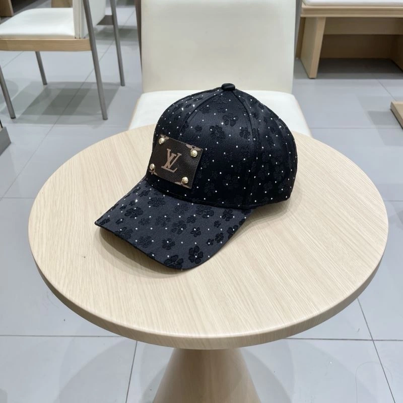 Snug Louis Vuitton Caps 261892