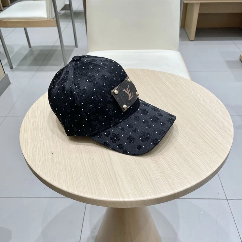 Snug Louis Vuitton Caps 261892