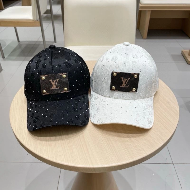 Snug Louis Vuitton Caps 261892