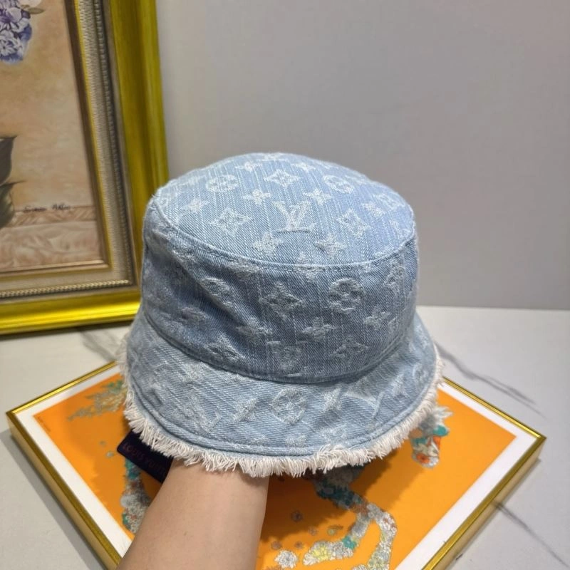 WaterResistant Louis Vuitton Caps 261878