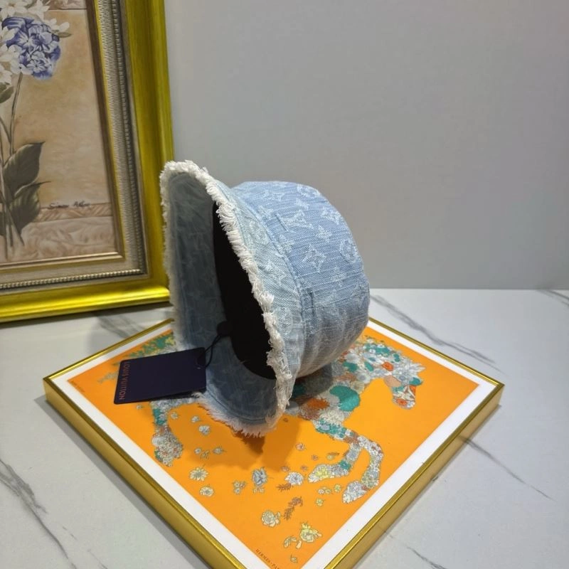 WaterResistant Louis Vuitton Caps 261878