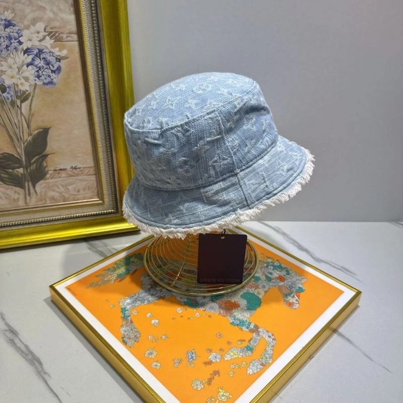 WaterResistant Louis Vuitton Caps 261878