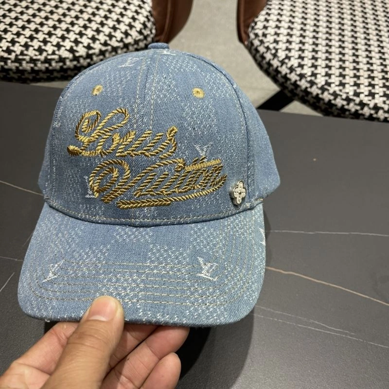 Compact Louis Vuitton Caps 261894