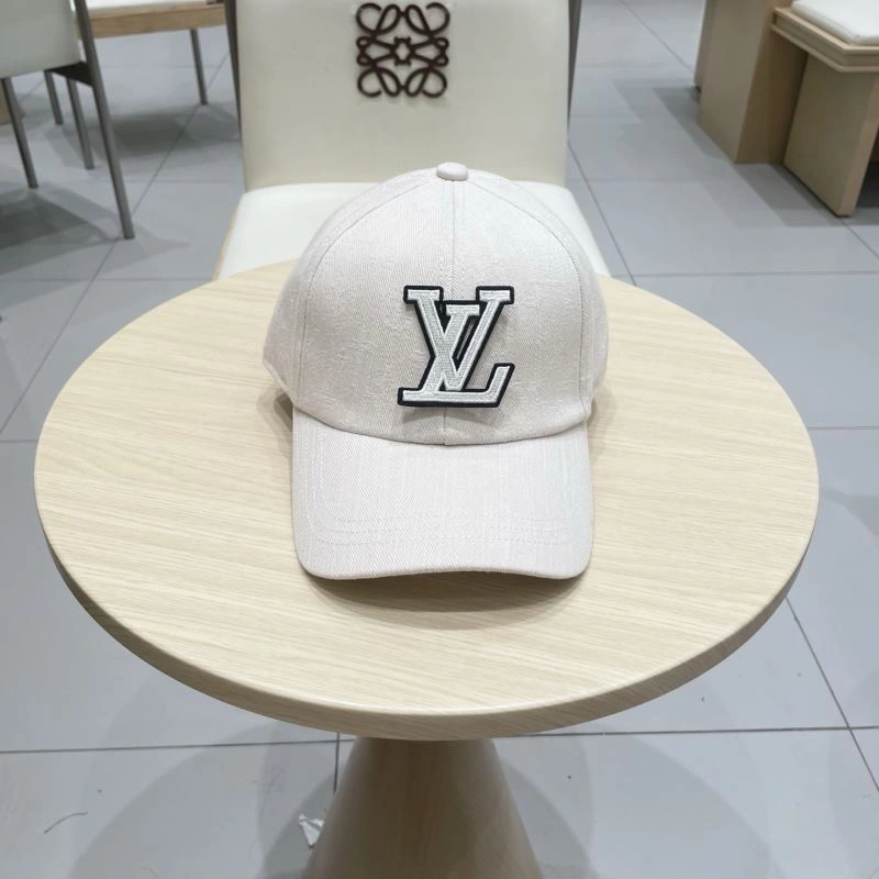Flexible Louis Vuitton Caps 261874