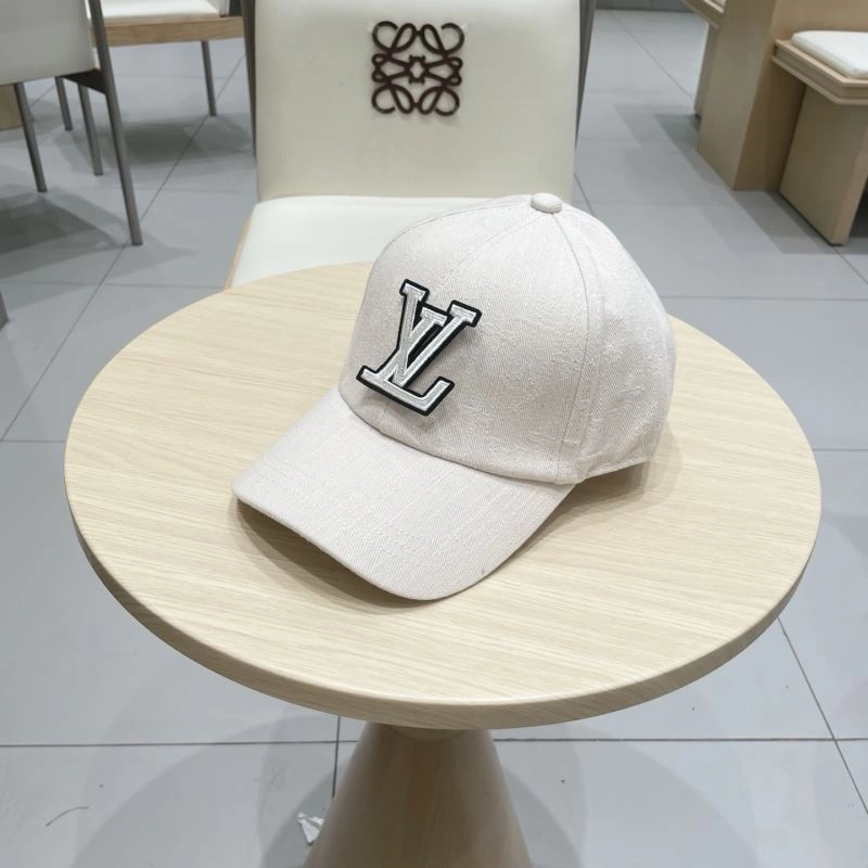 Flexible Louis Vuitton Caps 261874