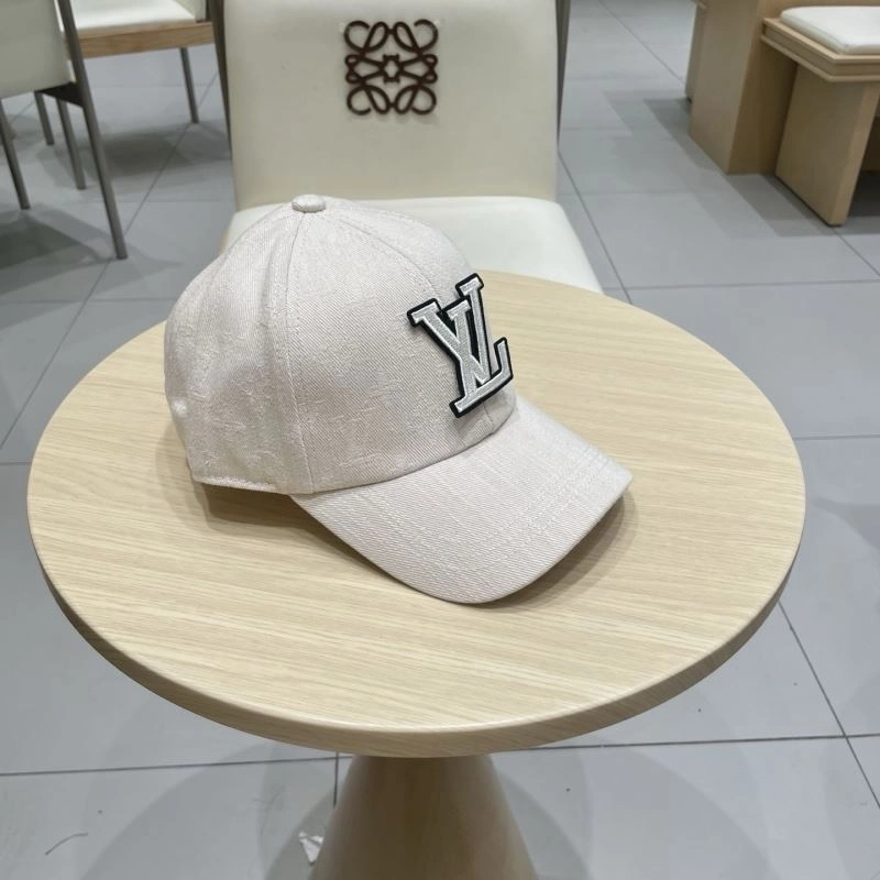 Flexible Louis Vuitton Caps 261874
