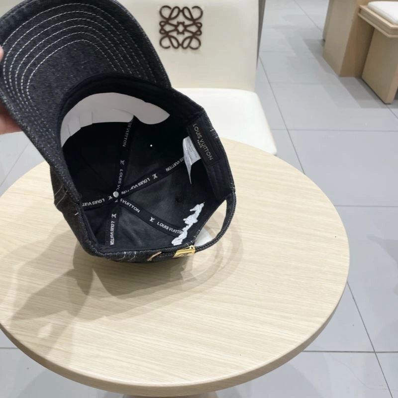 Louis Vuitton Caps Efficient 261858