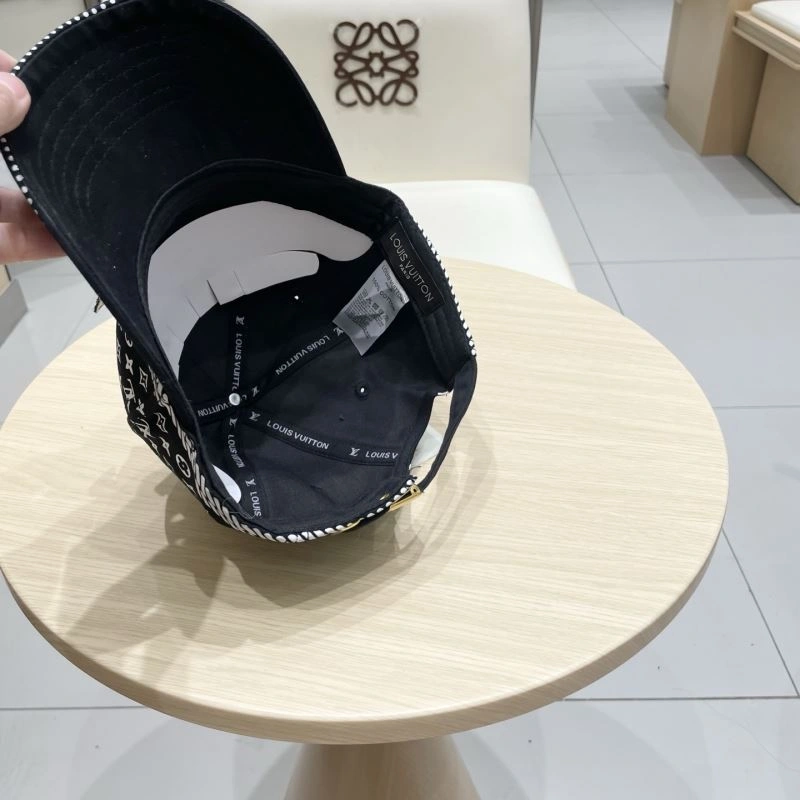 Louis Vuitton Caps TravelReady 261826