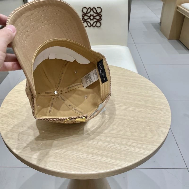 Louis Vuitton Caps Compact 261832